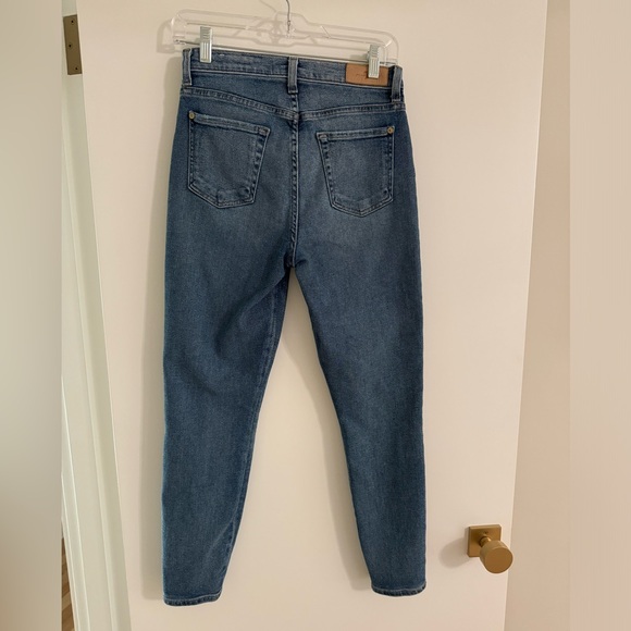 7 for all Mankind high waisted denim jeans with gold trim at sides, size 26 - Picture 3 of 5